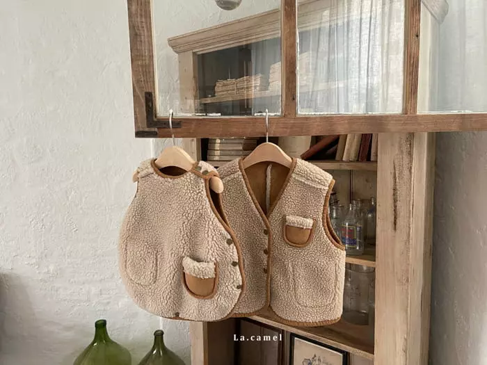 La Camel - Korean Children Fashion - #kidsshorts - Kini Reversible Lamb Vest - 5