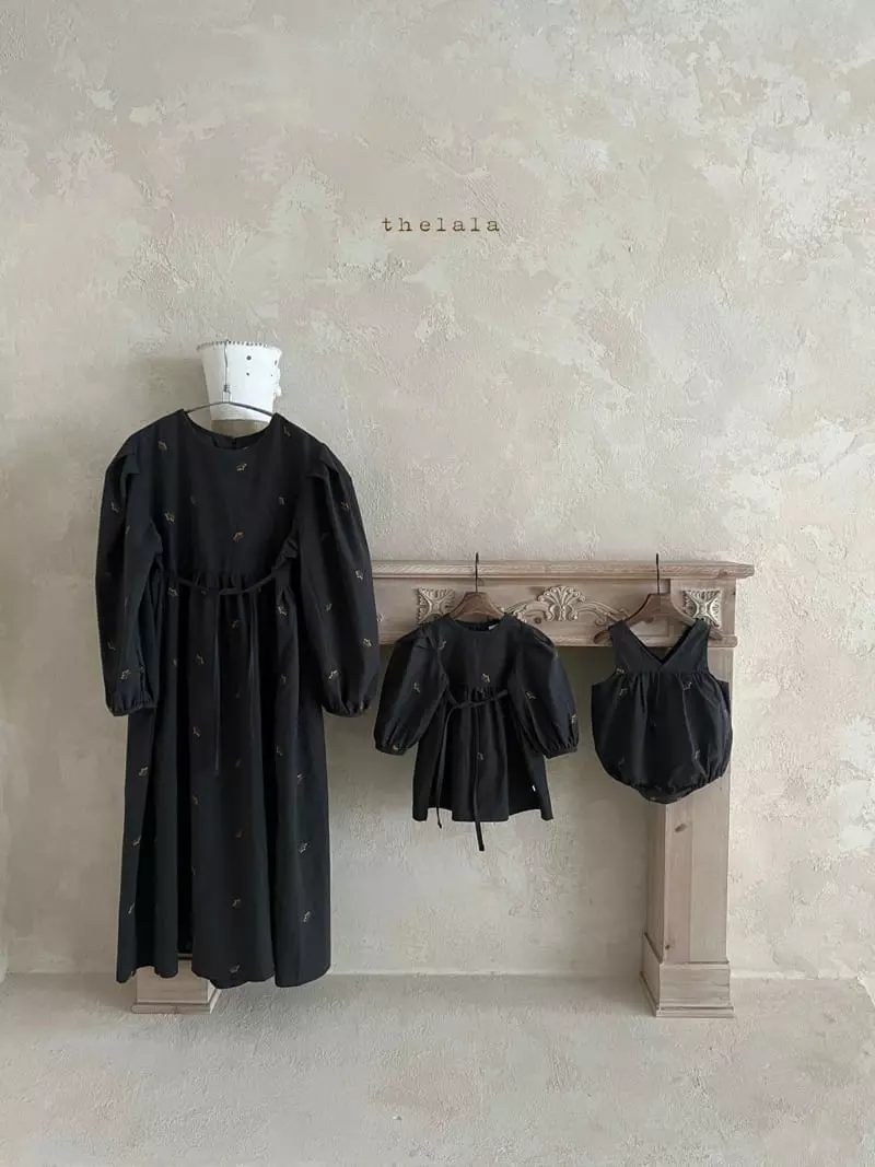 Lala - Korean Baby Fashion - #babyoutfit - Ann Embroidery Bodysuit