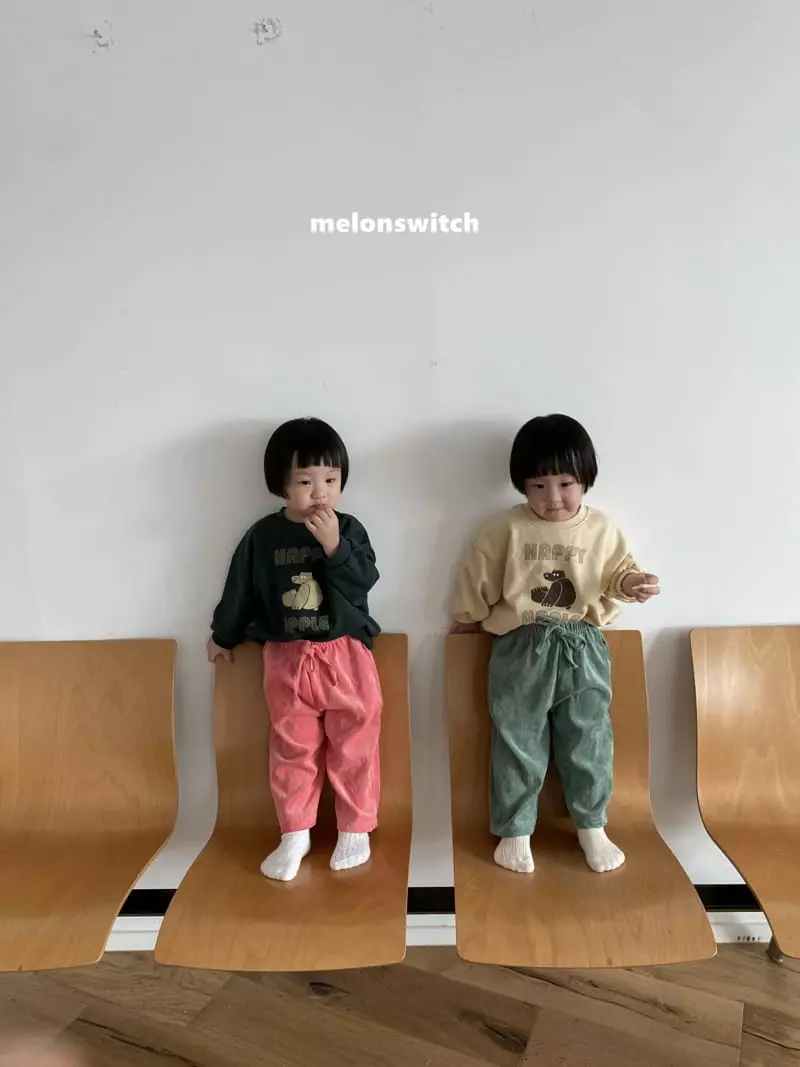 Melon Switch - Korean Children Fashion - #kidsstore - Apple Bear Sweatshirt - 2