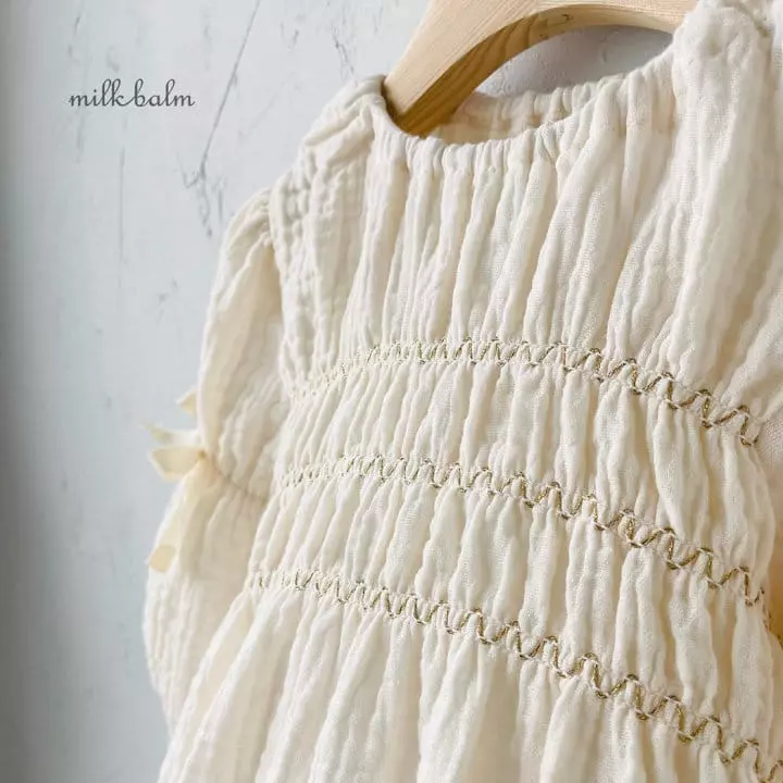Milk Balm - Korean Baby Fashion - #babygirlfashion - Lucy Smocked Bodysuit - 4