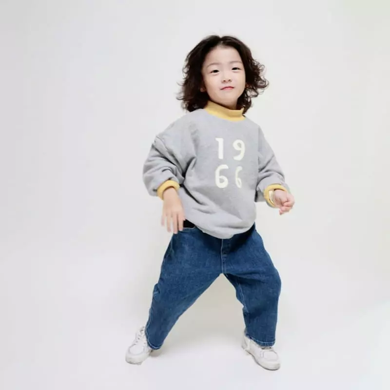 Mooi Store - Korean Children Fashion - #prettylittlegirls - Pocket Embroidery Jeans - 12
