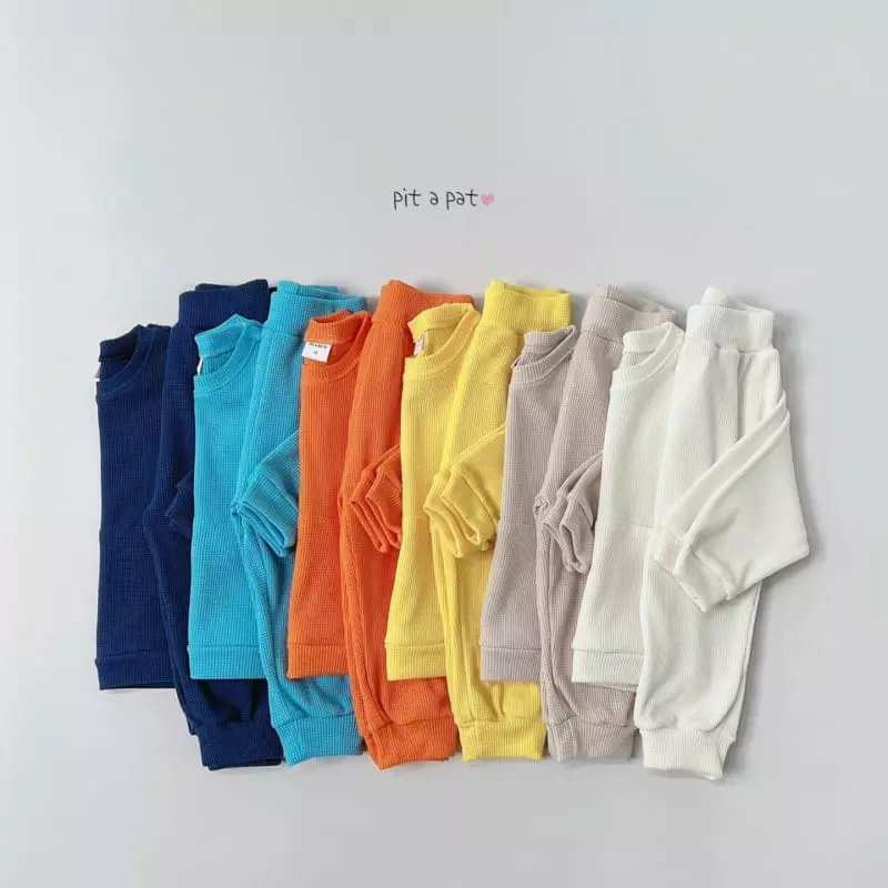 Pitapat - Korean Children Fashion - #prettylittlegirls - Kangaroo Waffle Top Bottom Set - 2