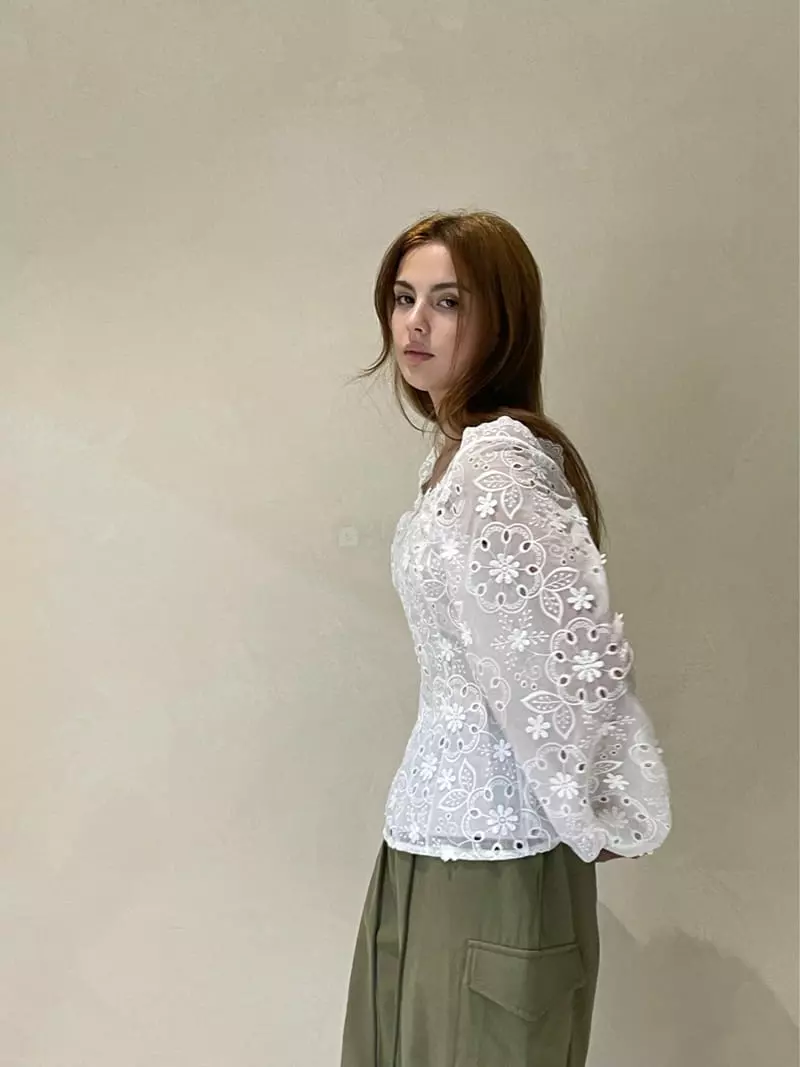 140 Avenue - Korean Women Fashion - #momslook - Scrap Puff Blouse - 2