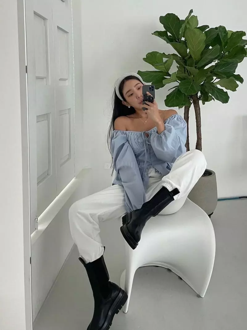 140 Avenue - Korean Women Fashion - #momslook - Beth Button Blouse - 5