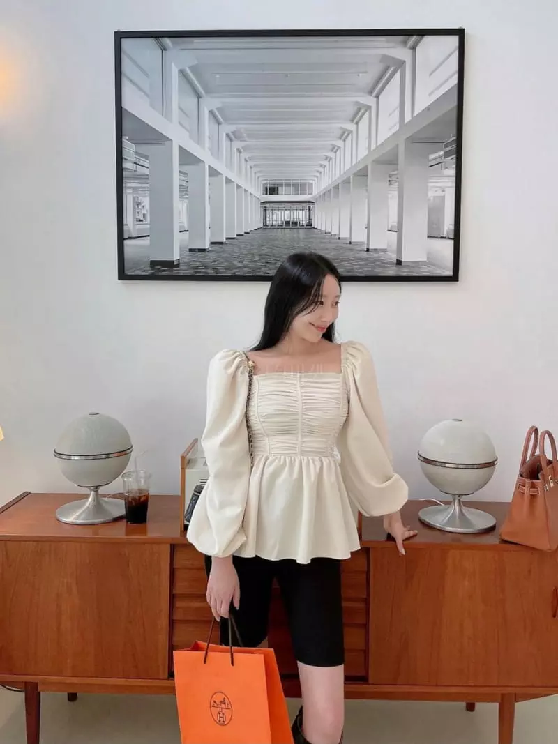 140 Avenue - Korean Women Fashion - #momslook - Lie Shirring Blouse - 2