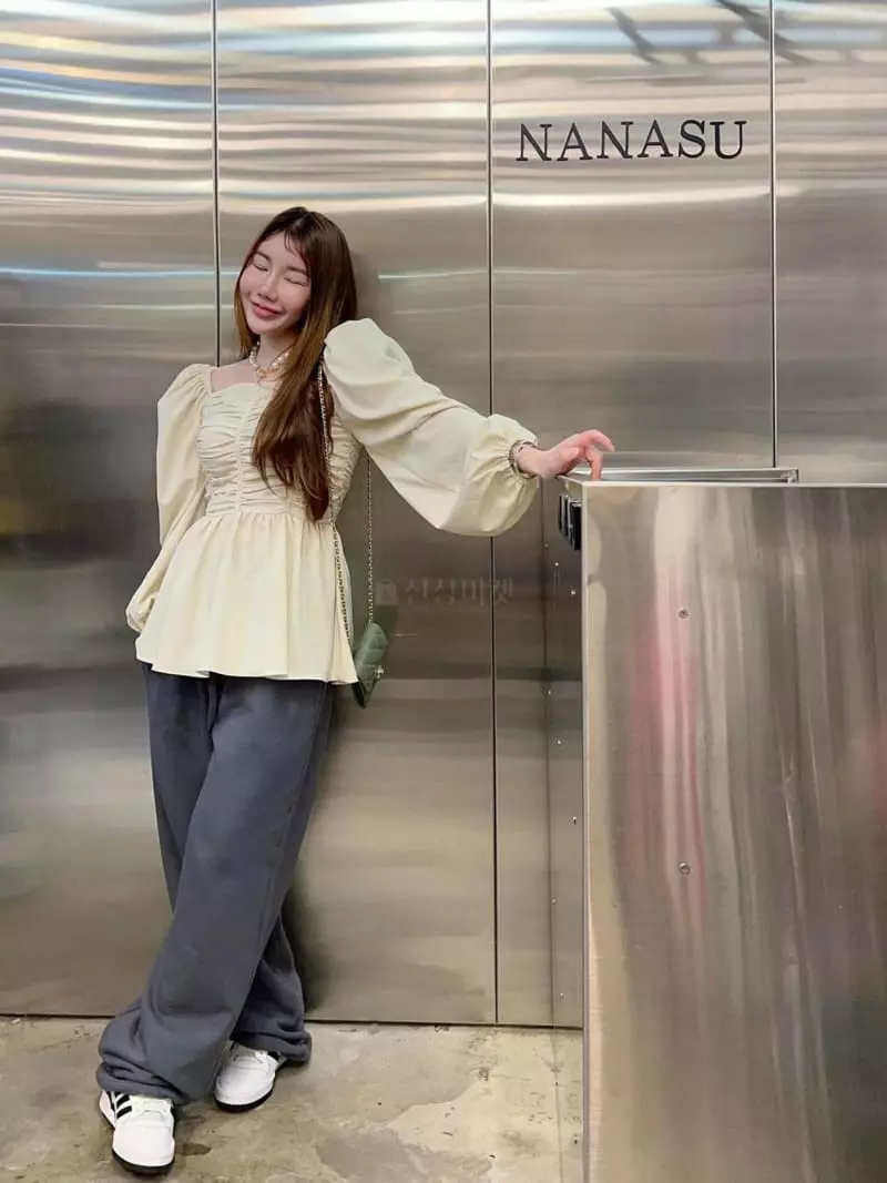 140 Avenue - Korean Women Fashion - #womensfashion - Lie Shirring Blouse - 4