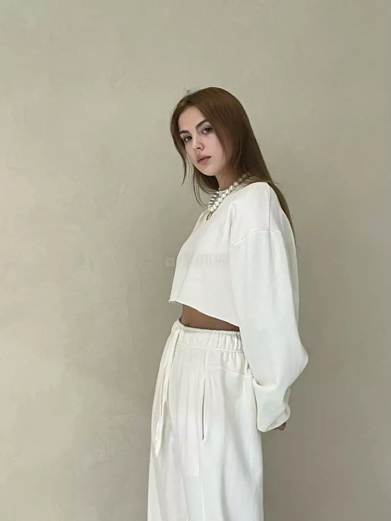 140 Avenue - Korean Women Fashion - #momslook - Deggi Crop Sweatshirt - 11