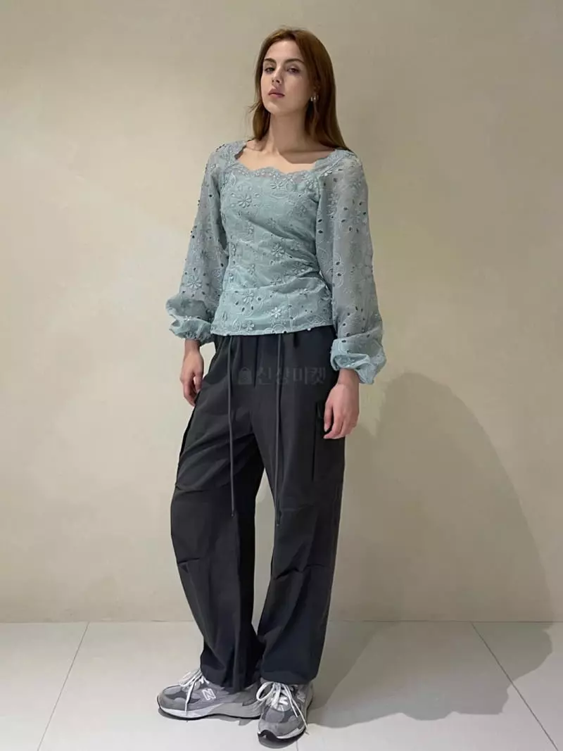 140 Avenue - Korean Women Fashion - #womensfashion - Scrap Puff Blouse - 5