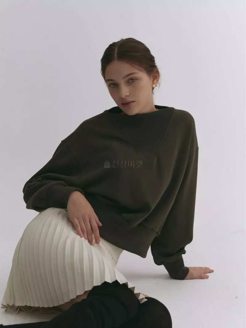 A The A - Korean Women Fashion - #momslook - V Sweatshirt - 7