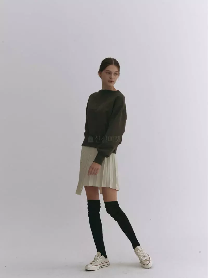 A The A - Korean Women Fashion - #pursuepretty - V Sweatshirt - 11