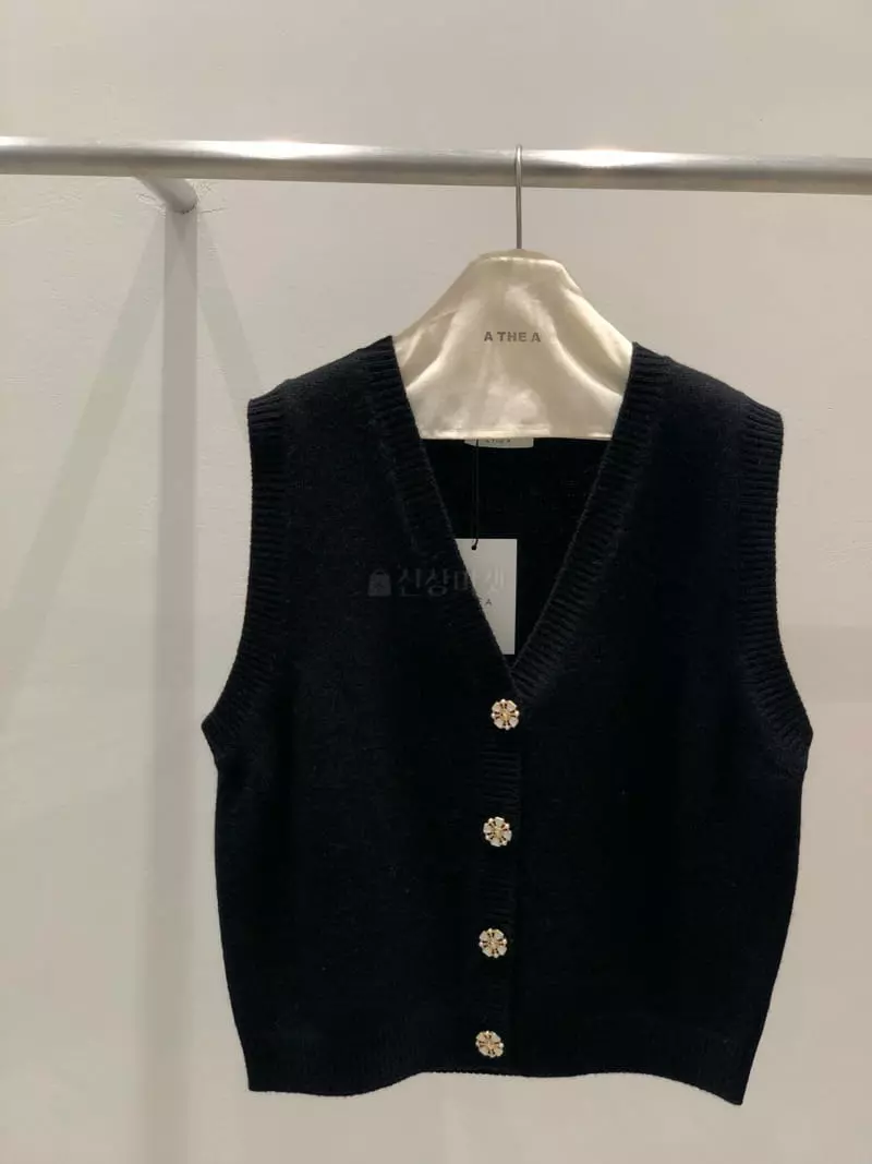 A The A - Korean Women Fashion - #romanticstyle - Flower Vest - 6