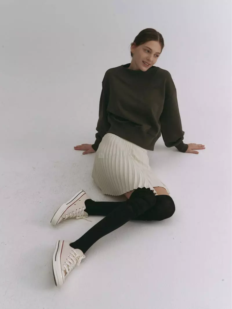 A The A - Korean Women Fashion - #vintageinspired - V Sweatshirt - 9