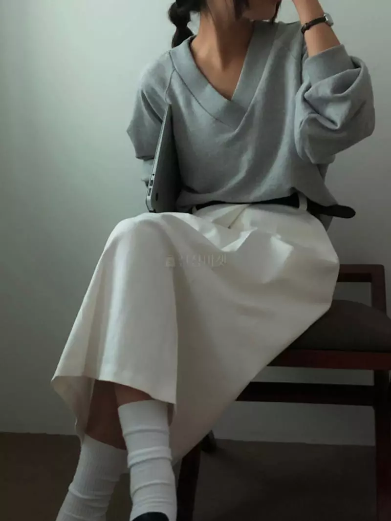 A Want - Korean Women Fashion - #momslook - Nomal V Neck Sweatshirt - 2