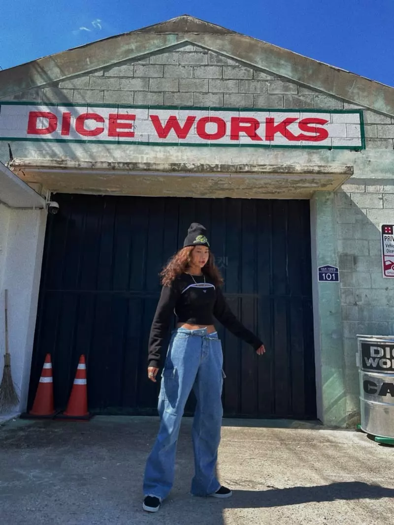 Abbeylee - Korean Women Fashion - #momslook - Kick Jeans - 2