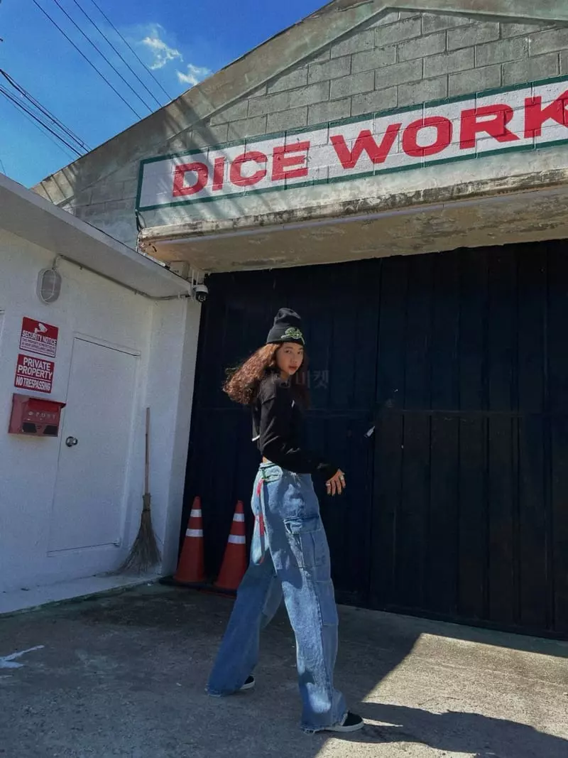 Abbeylee - Korean Women Fashion - #momslook - Kick Jeans - 3