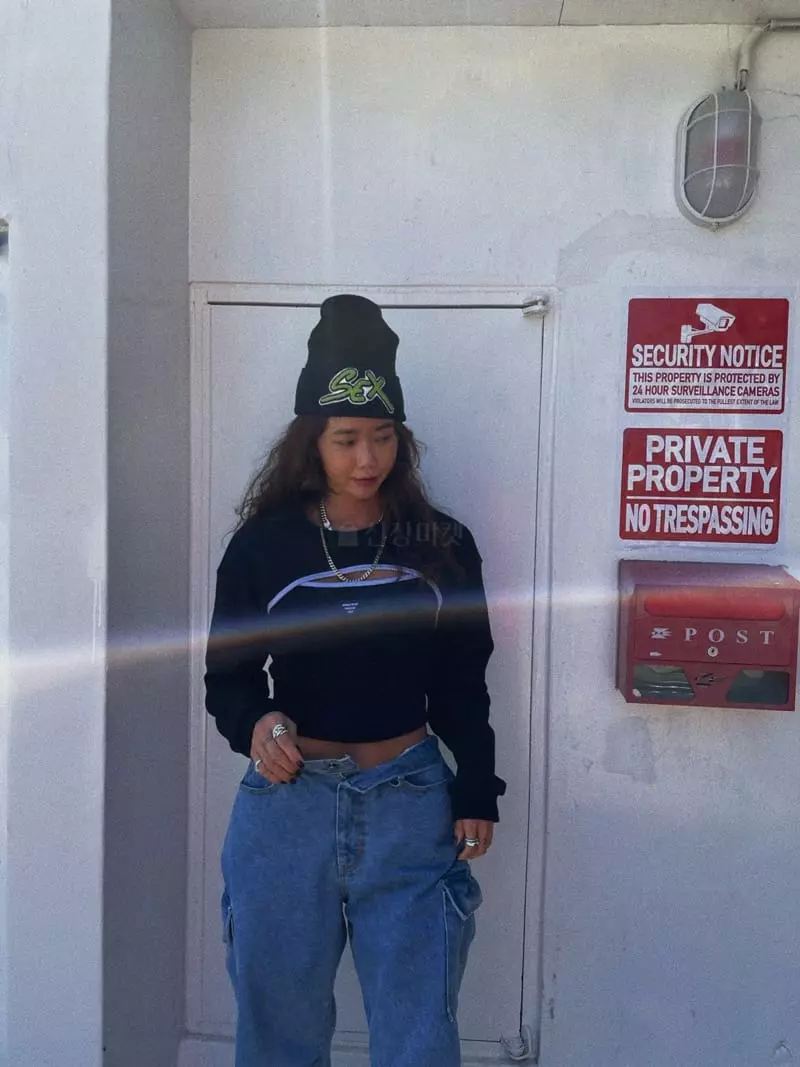 Abbeylee - Korean Women Fashion - #momslook - Crop Set Sweatshirt - 2