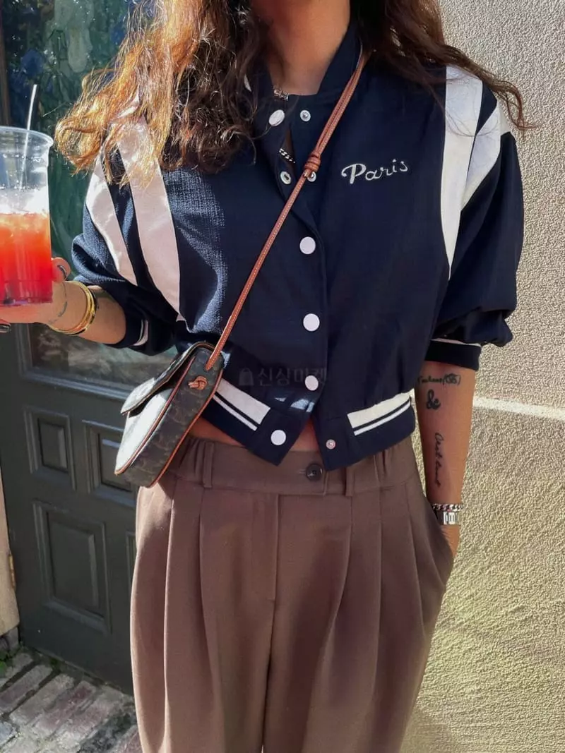 Abbeylee - Korean Women Fashion - #momslook - Crop Basiti Jacket - 2