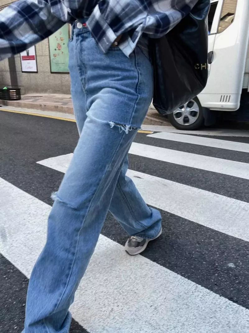 Abbeylee - Korean Women Fashion - #momslook - Over Leck Jeans - 10