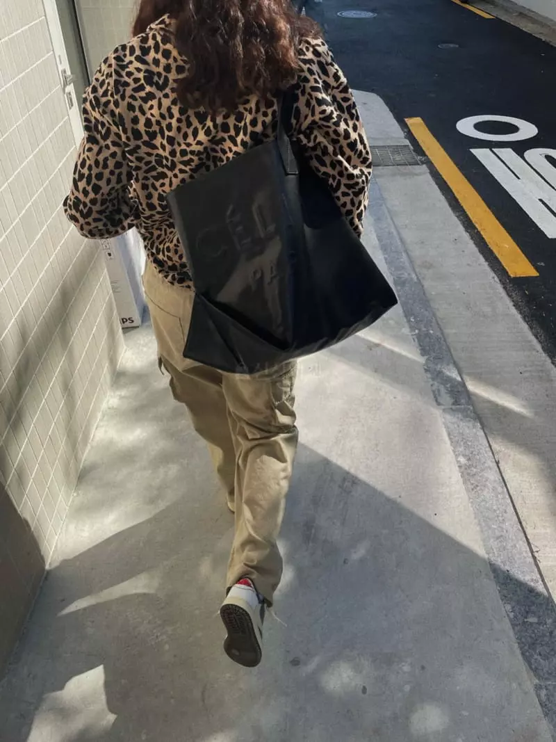 Abbeylee - Korean Women Fashion - #womensfashion - Minimal Cargo Pants - 8
