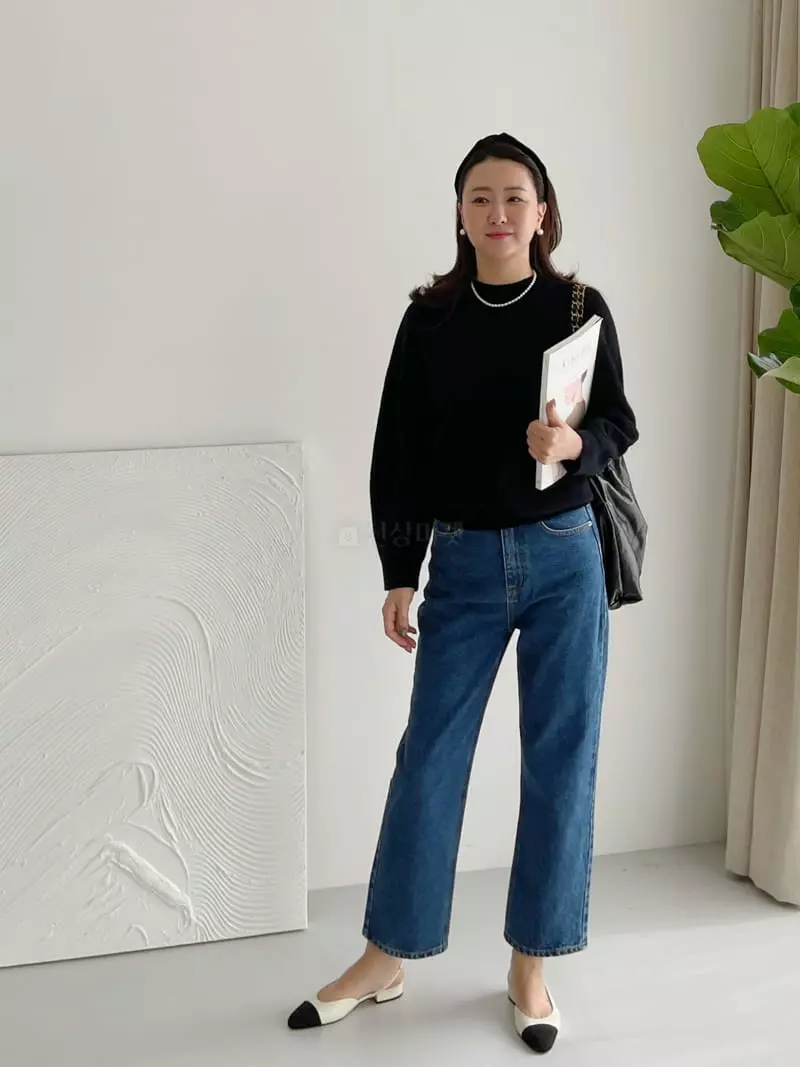 After Glow - Korean Women Fashion - #momslook - Whole Gament Round Knit Tee - 10