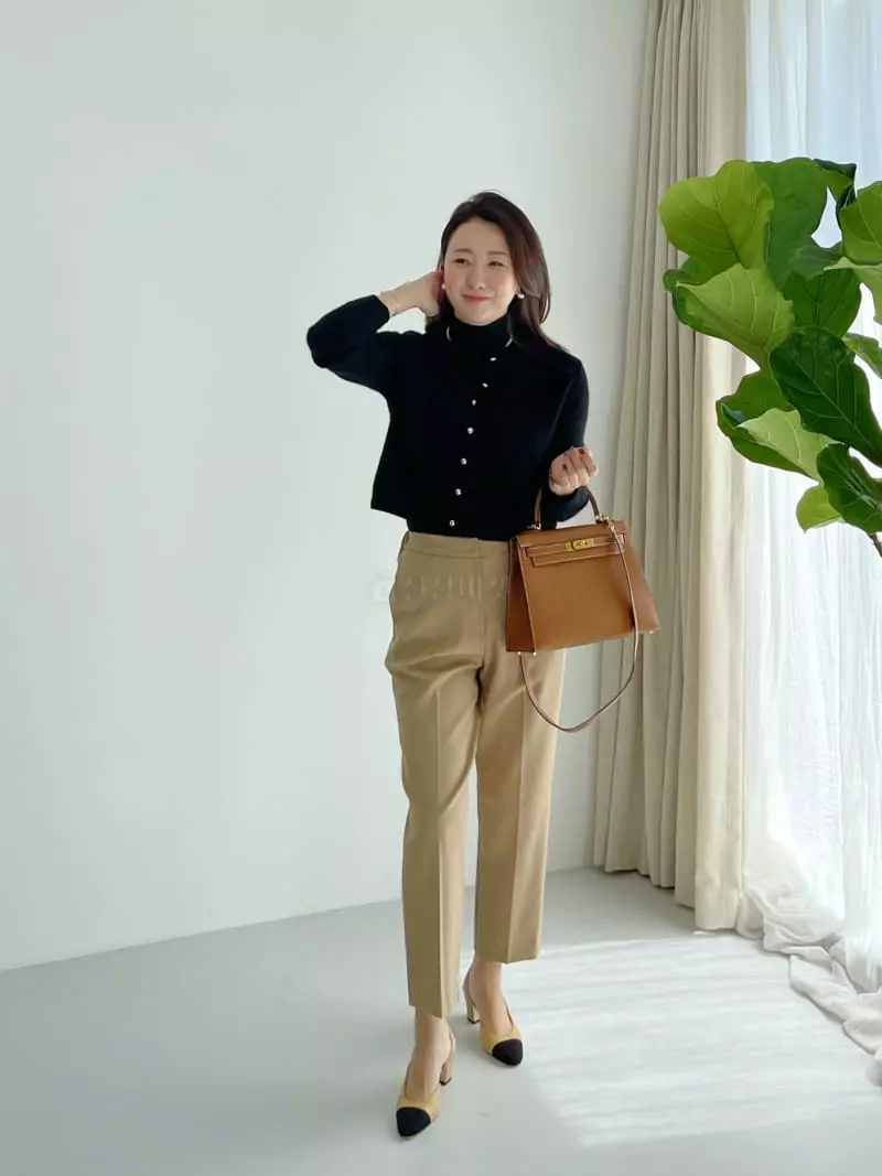 After Glow - Korean Women Fashion - #vintageinspired - Bean Button Cardigan - 12