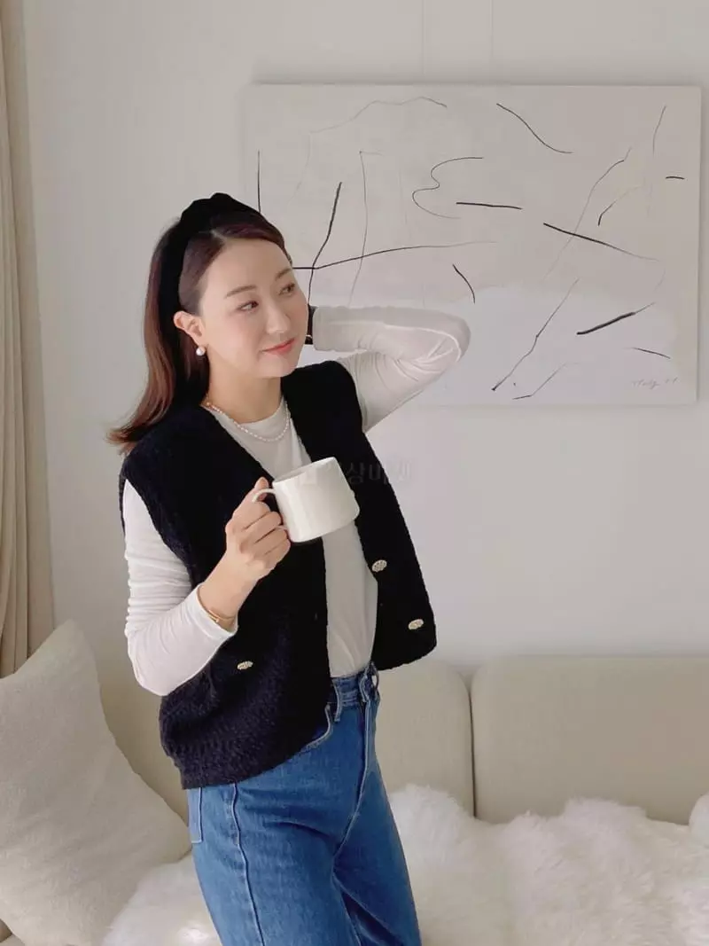 After Glow - Korean Women Fashion - #womensfashion - Twid Knit Vest - 3
