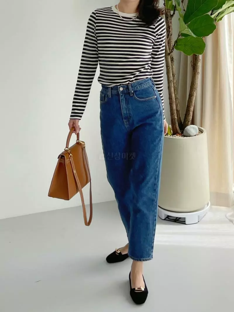 After Glow - Korean Women Fashion - #womensfashion - U A Stripes Tee - 3