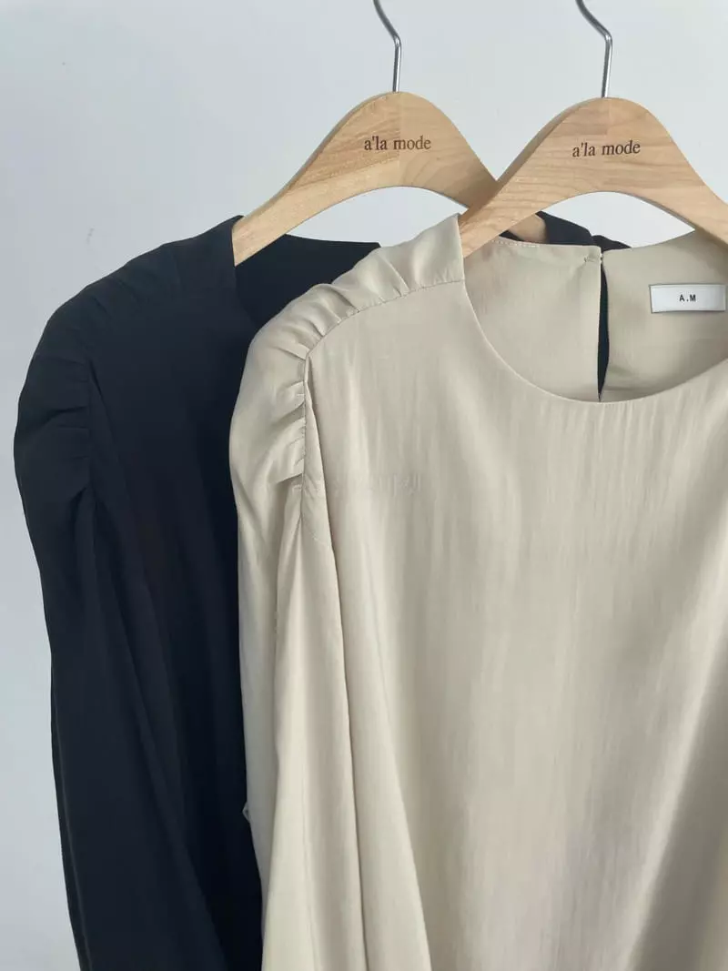 Alamode - Korean Women Fashion - #momslook - Hug Blouse - 2