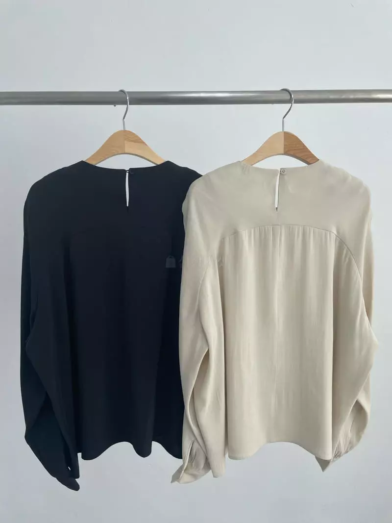 Alamode - Korean Women Fashion - #womensfashion - Hug Blouse