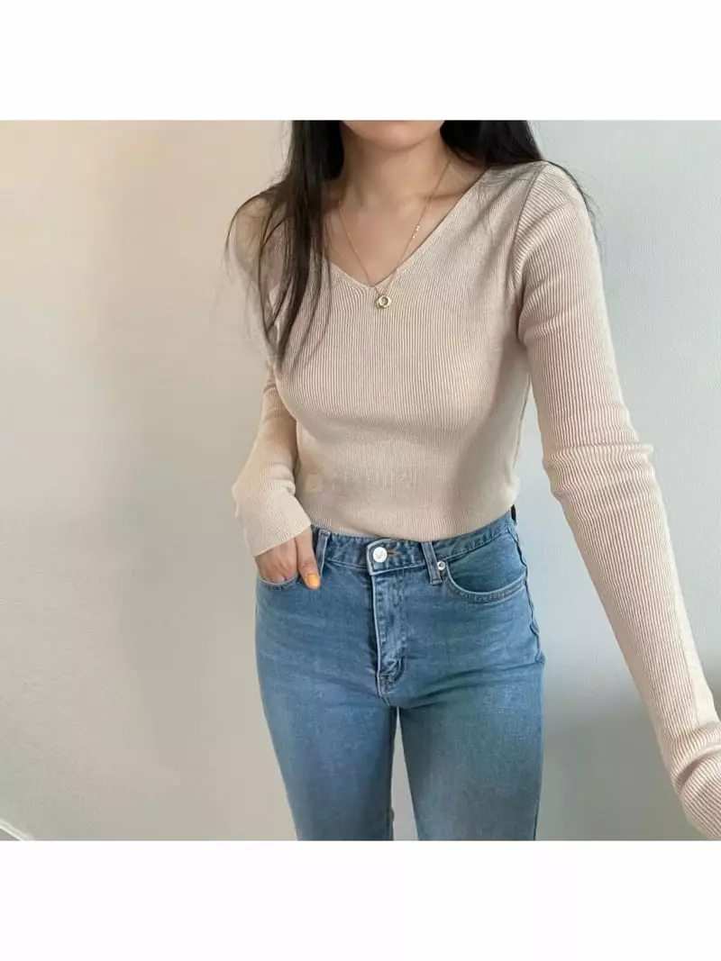 All Vibe - Korean Women Fashion - #restrostyle - Rib V Neck Knit Tee - 5