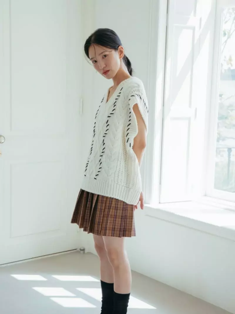 Almond Pepe - Korean Women Fashion - #momslook - Stitch Knit VESt - 9