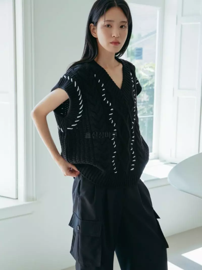 Almond Pepe - Korean Women Fashion - #womensfashion - Stitch Knit VESt - 12