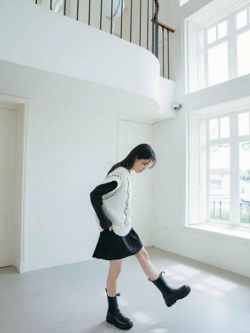 Almond Pepe - Korean Women Fashion - #womensfashion - Stitch Knit VESt - 6