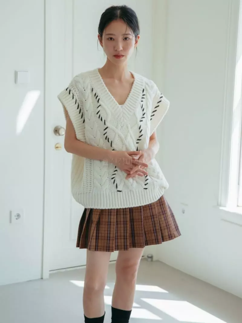 Almond Pepe - Korean Women Fashion - #womensfashion - Stitch Knit VESt - 8