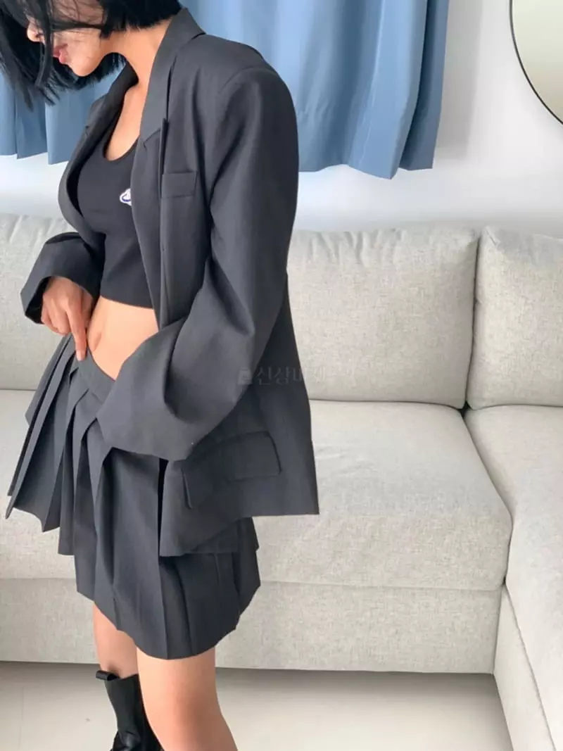 Almond Pepe - Korean Women Fashion - #womensfashion - Mue Mue Jacket Set-up