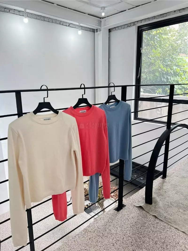 Analog Beige - Korean Women Fashion - #momslook - Pad Knit Tee - 3