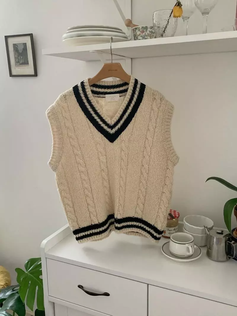 And Floyd - Korean Women Fashion - #womensfashion - Cable Nef Vest Knit - 4