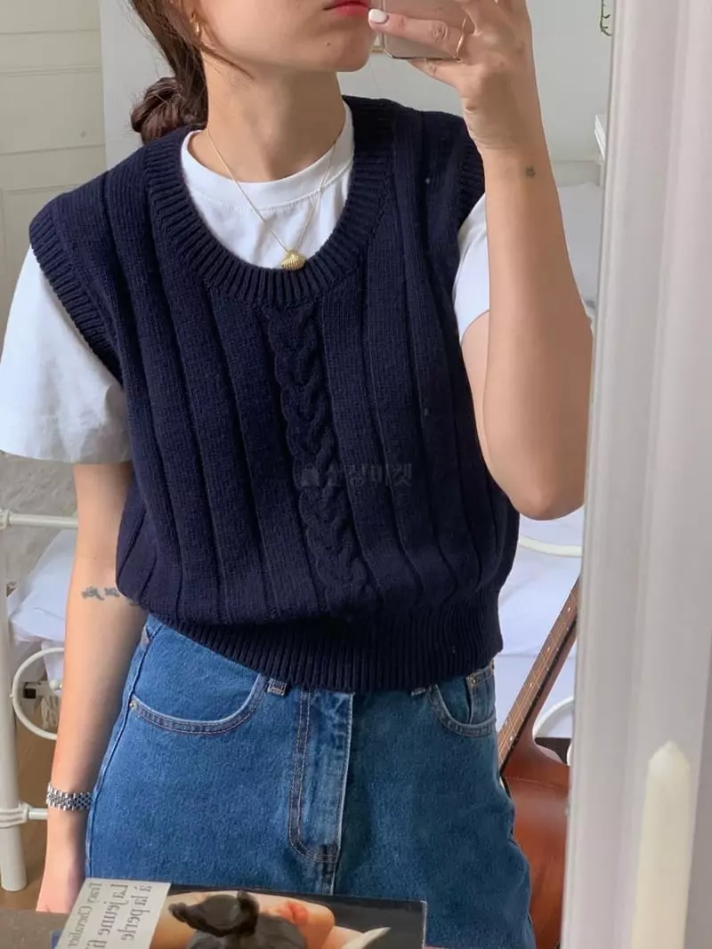 And Floyd - Korean Women Fashion - #momslook - Cable U Vest