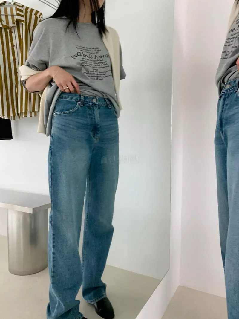 And More - Korean Women Fashion - #womensfashion - Vintage Jeans - 4