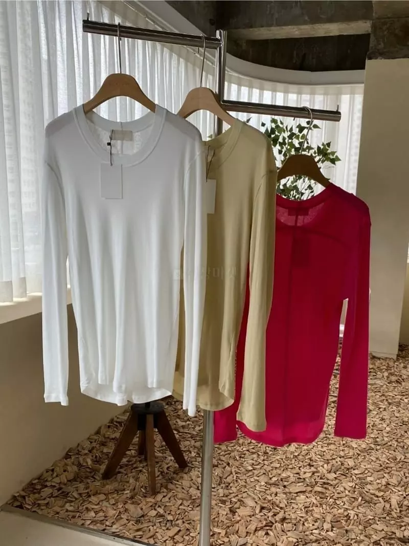 Ann Margret - Korean Women Fashion - #momslook - U Neck Slit Tee - 4