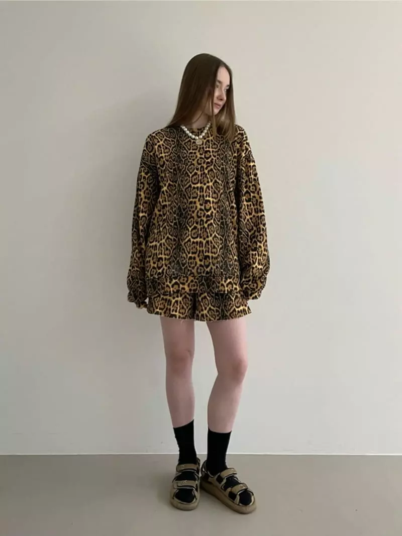 Another Avenue - Korean Women Fashion - #momslook - Tiger Terry Sweatshirt - 2