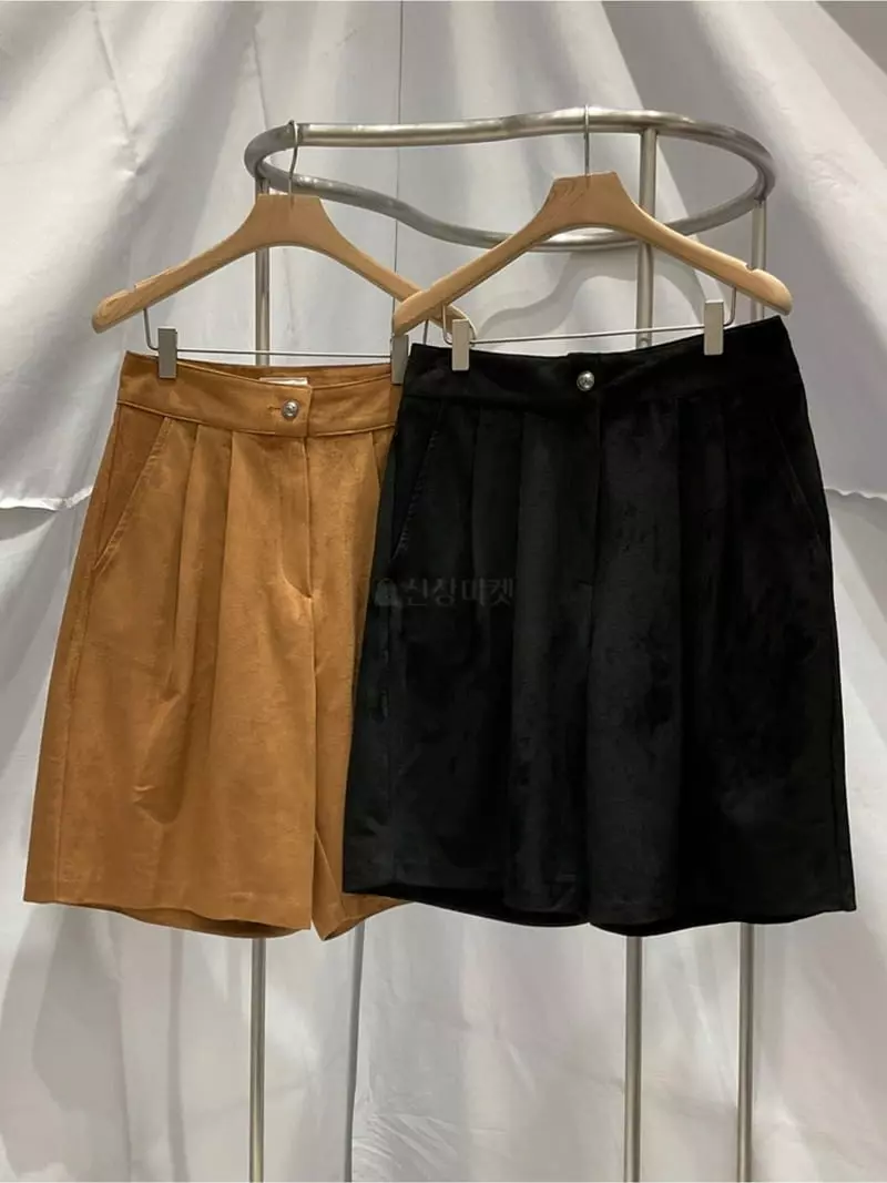 Another Muse - Korean Women Fashion - #momslook - Suede Shorts