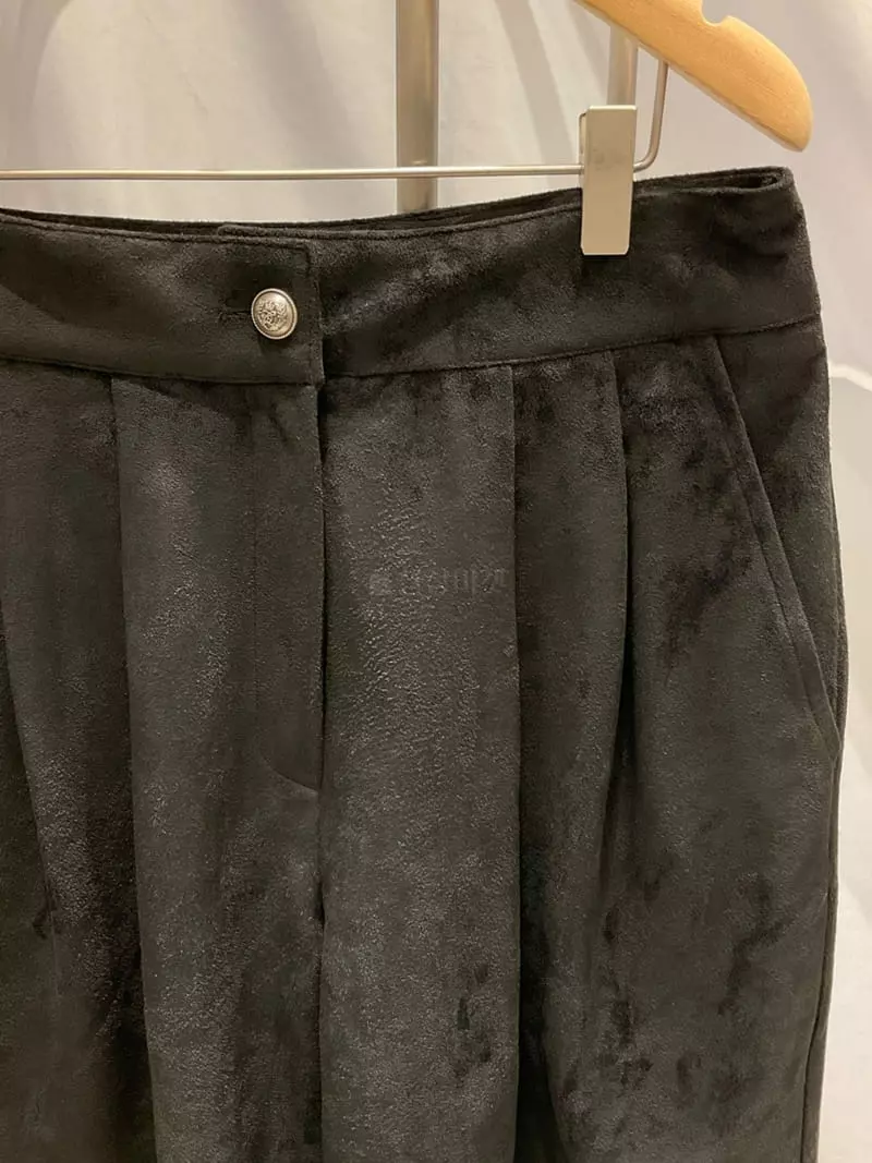 Another Muse - Korean Women Fashion - #momslook - Suede Shorts - 3
