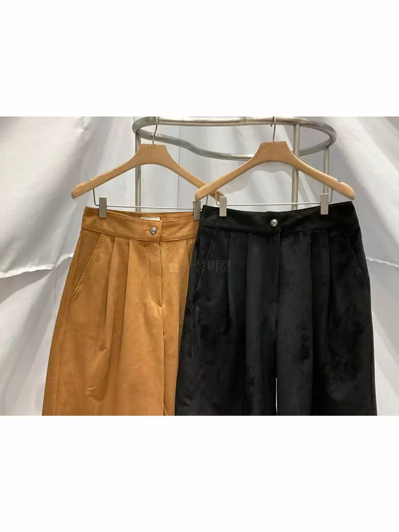 Another Muse - Korean Women Fashion - #momslook - Suede Shorts - 4