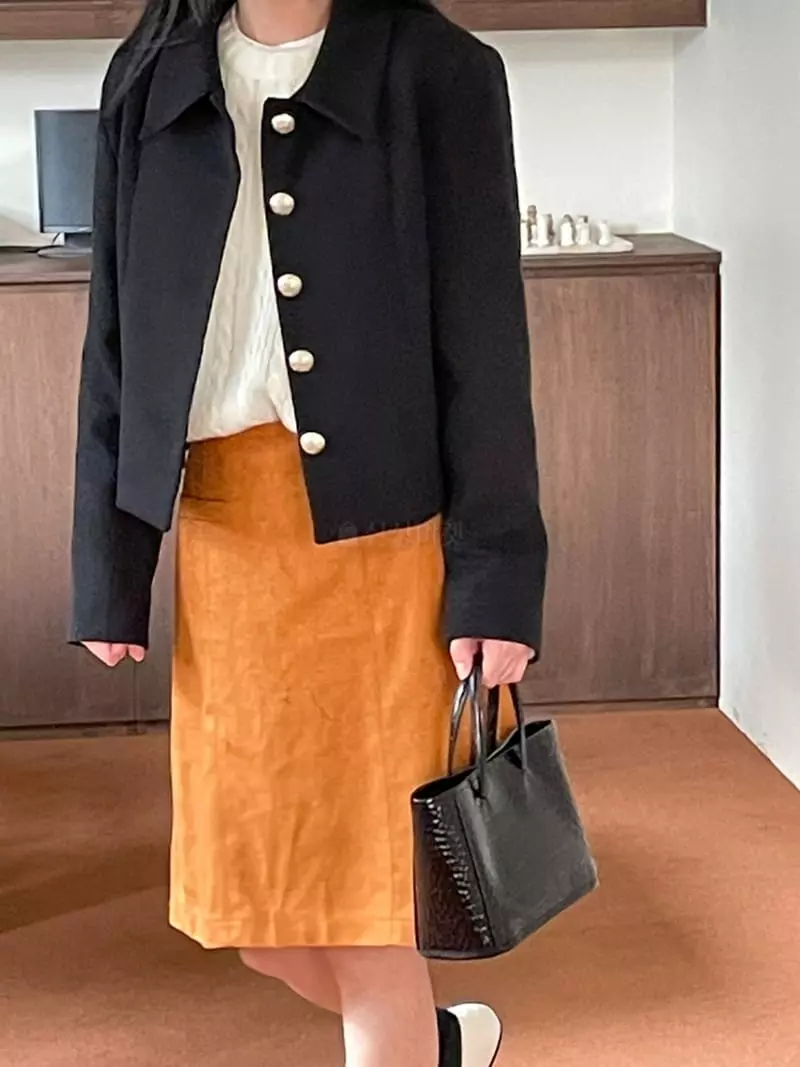 Another Muse - Korean Women Fashion - #momslook - Gold Short Jacket
