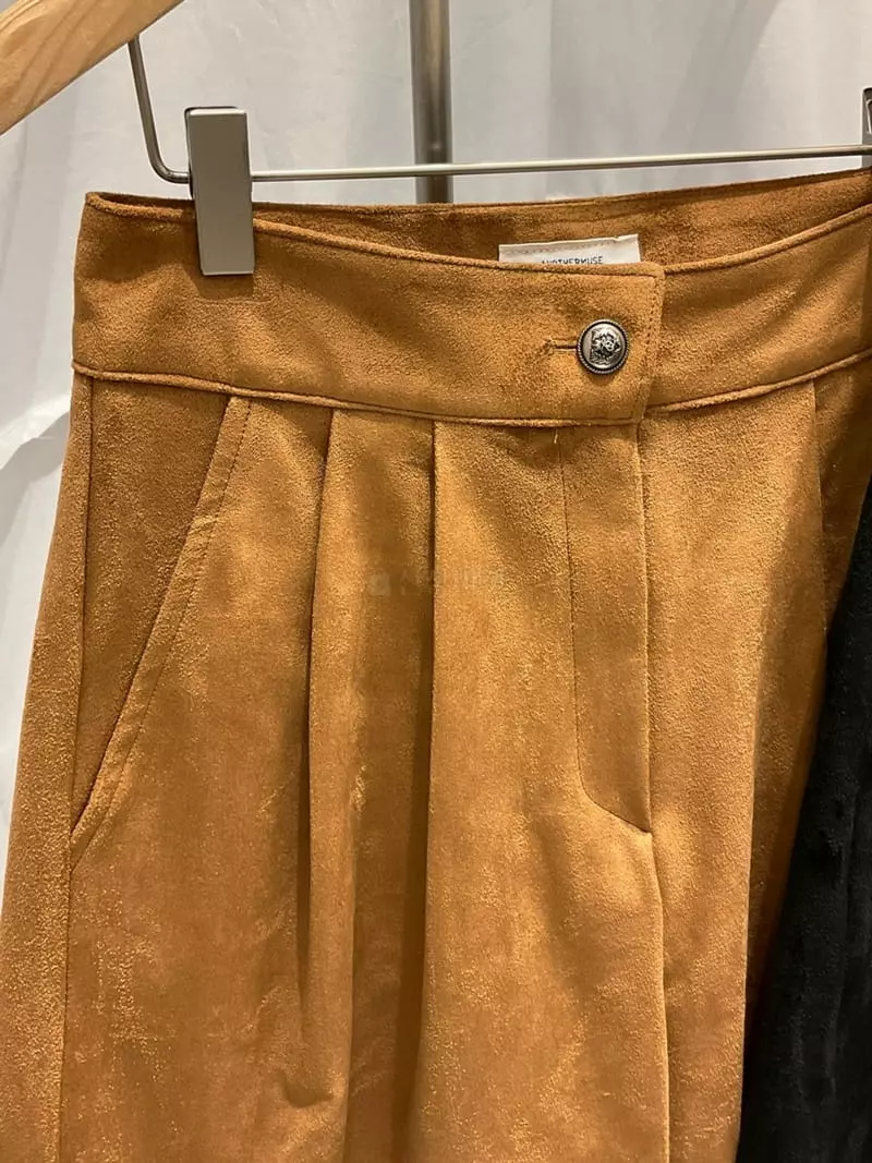 Another Muse - Korean Women Fashion - #womensfashion - Suede Shorts - 2