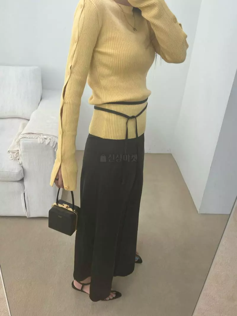 Arr - Korean Women Fashion - #momslook - Cash Button Knit Tee - 7