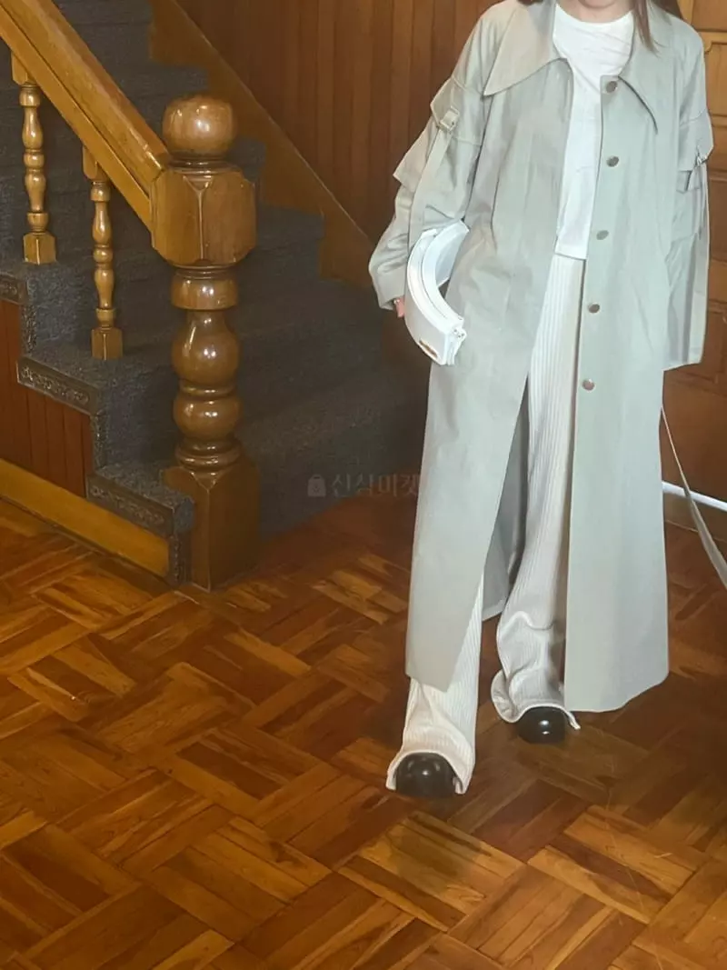 Arr - Korean Women Fashion - #restrostyle - Pocket Coat - 4