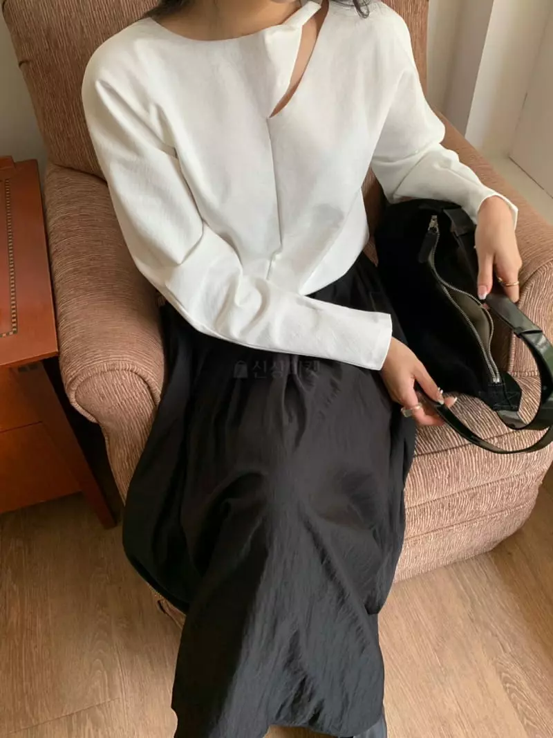 As Thought - Korean Women Fashion - #thelittlethings - Turnning Blouse - 8