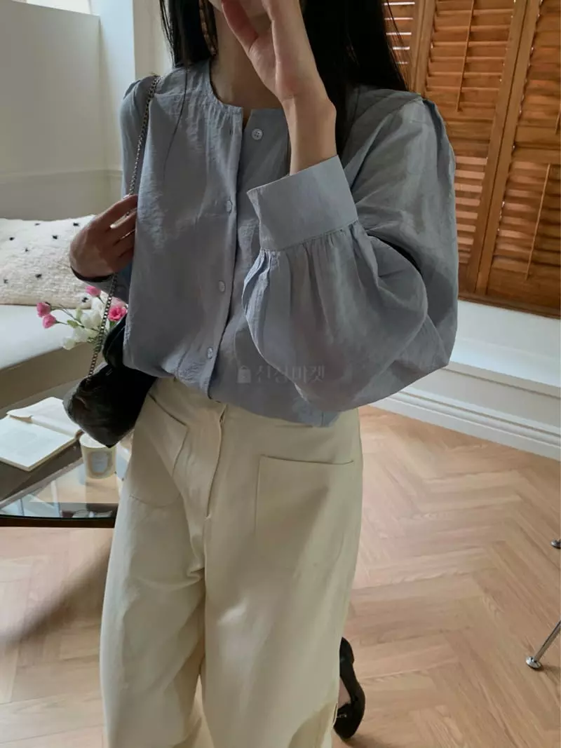 As Thought - Korean Women Fashion - #vintagekidsstyle - Mos Round Blouse - 9